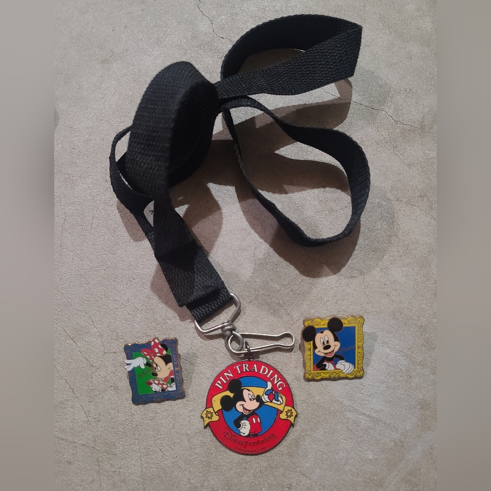 Disney Pin Collecting lanyard